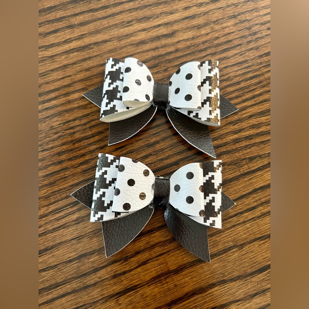 SOLD•Shoe Clips